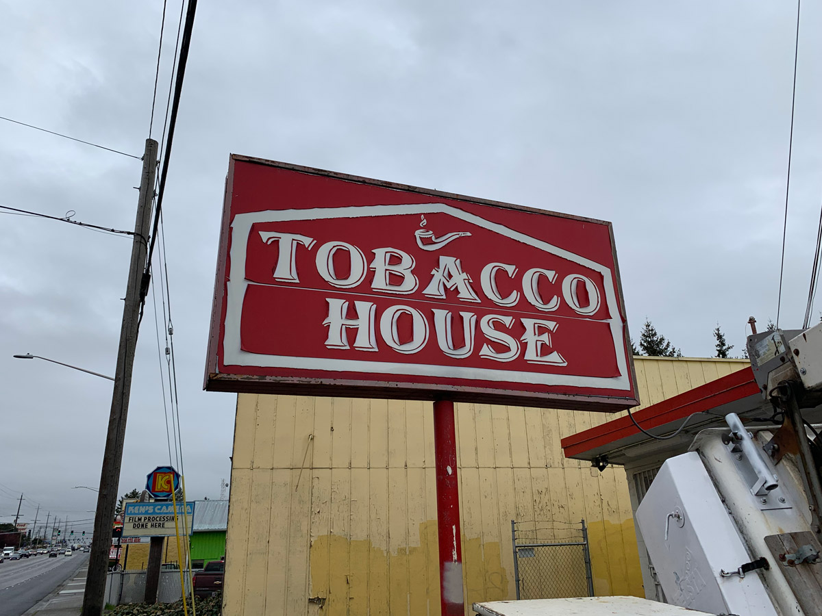 KUSHMANS-(EVERETT,-WA)-01-BEFORE