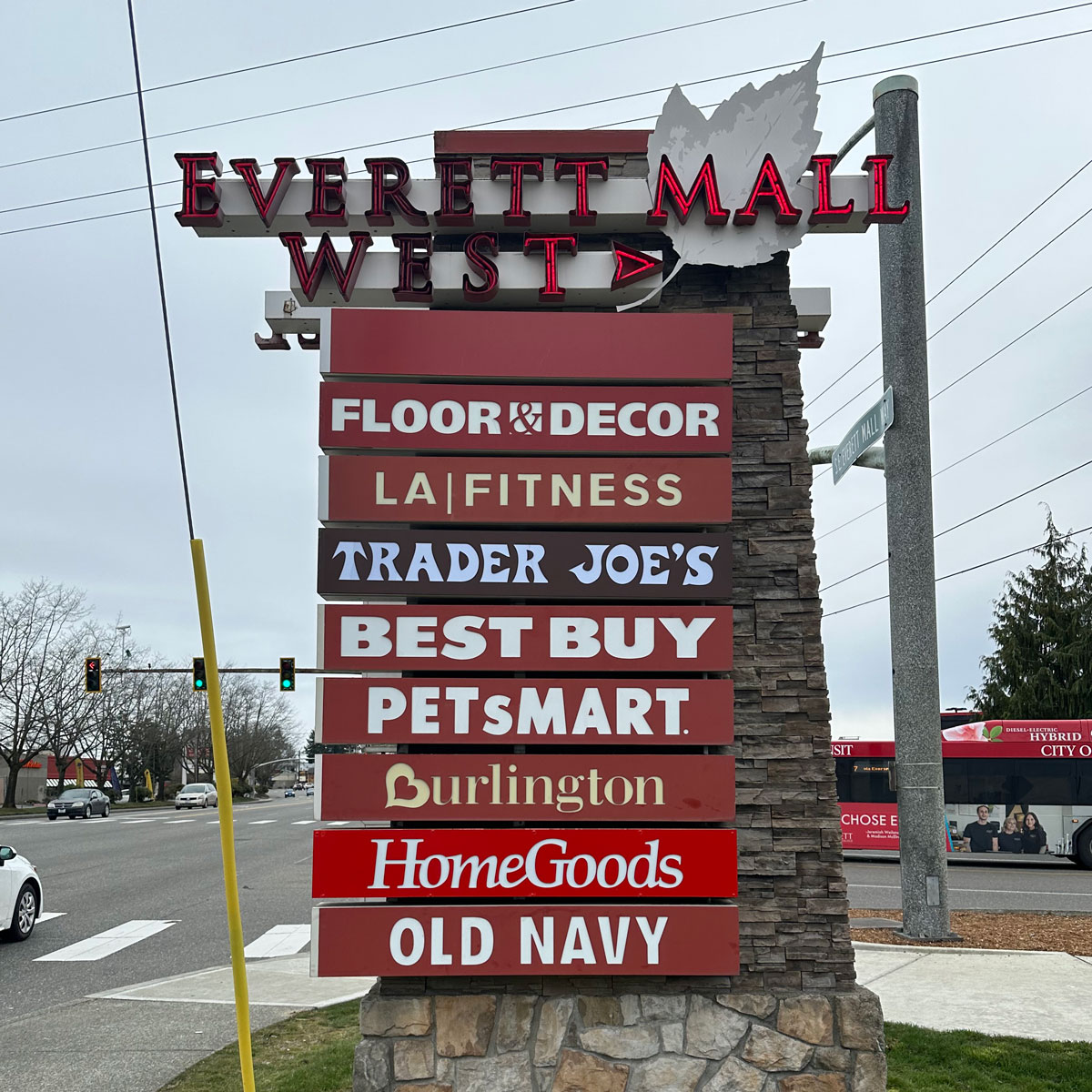 everett-mall-west-sign