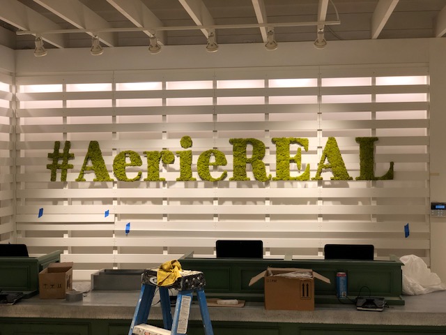 moss-sign-interior-aerie-alderwood-mall-lynnwood-wa